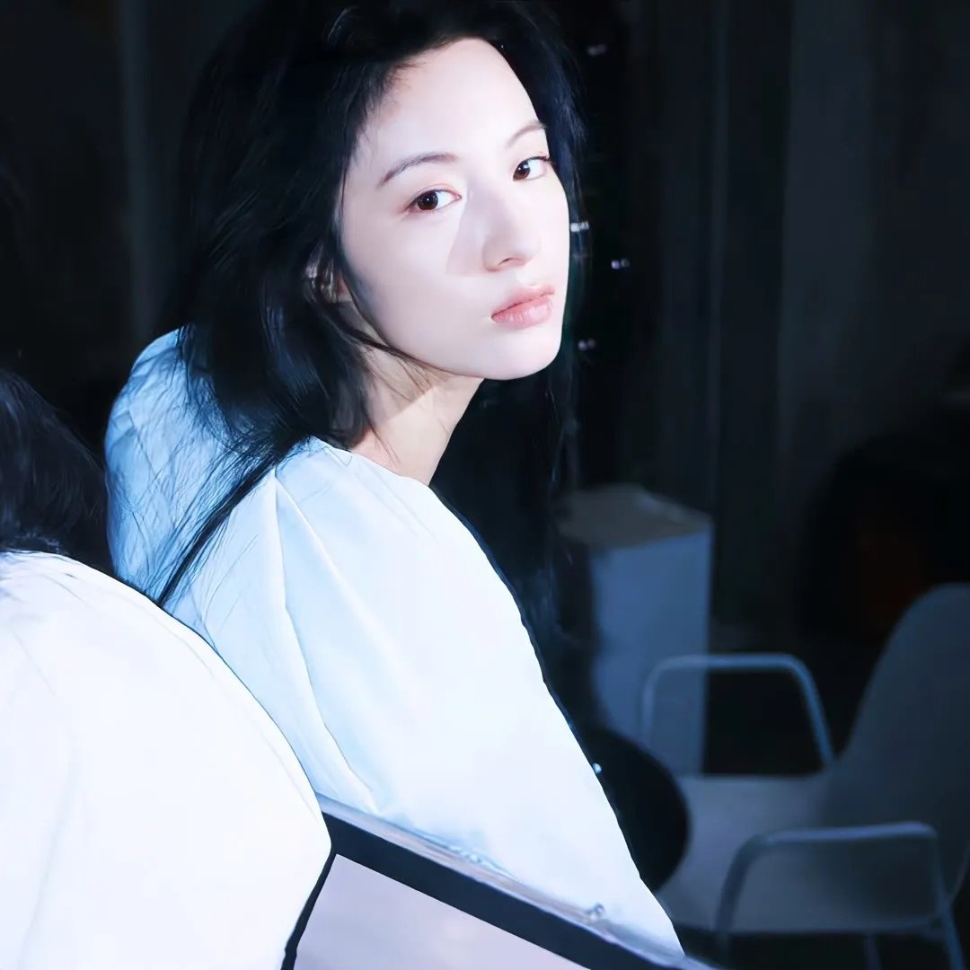 白桦林中的哨所